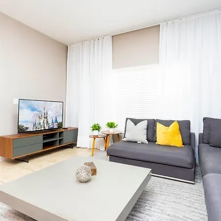 Serene Getaway - Modern Comfort